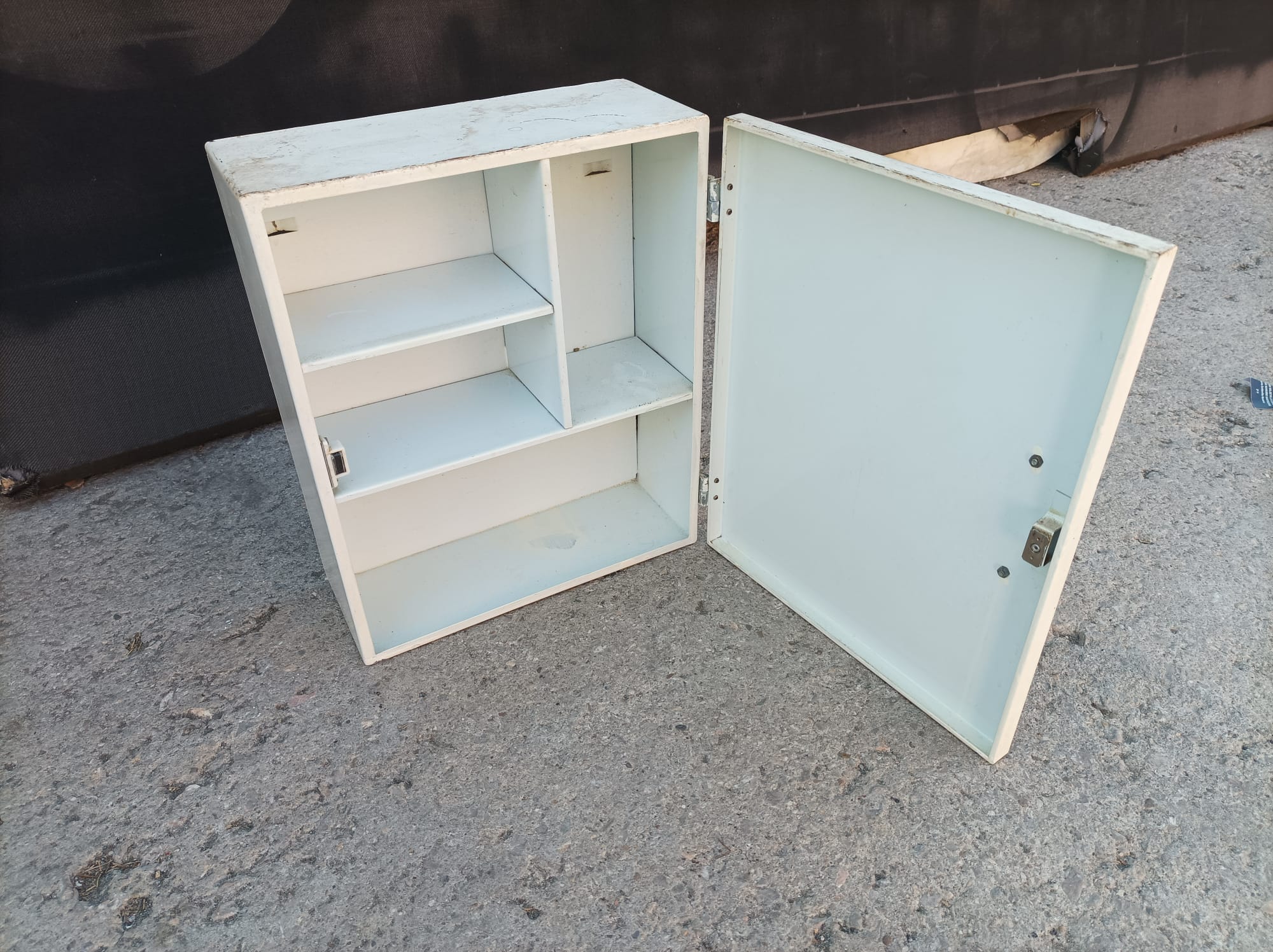 botiquin metal blanco 37.5x30x14 1u.